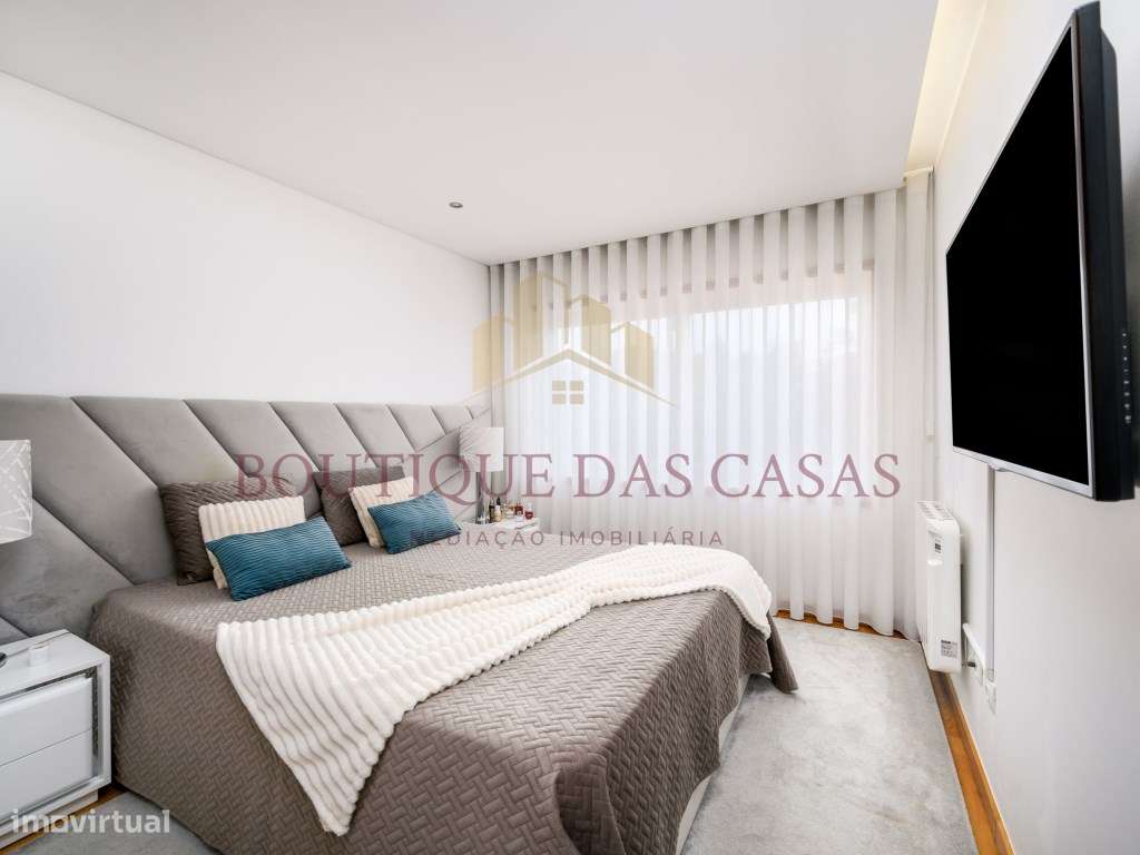 Moradia T5 em Perosinho-24