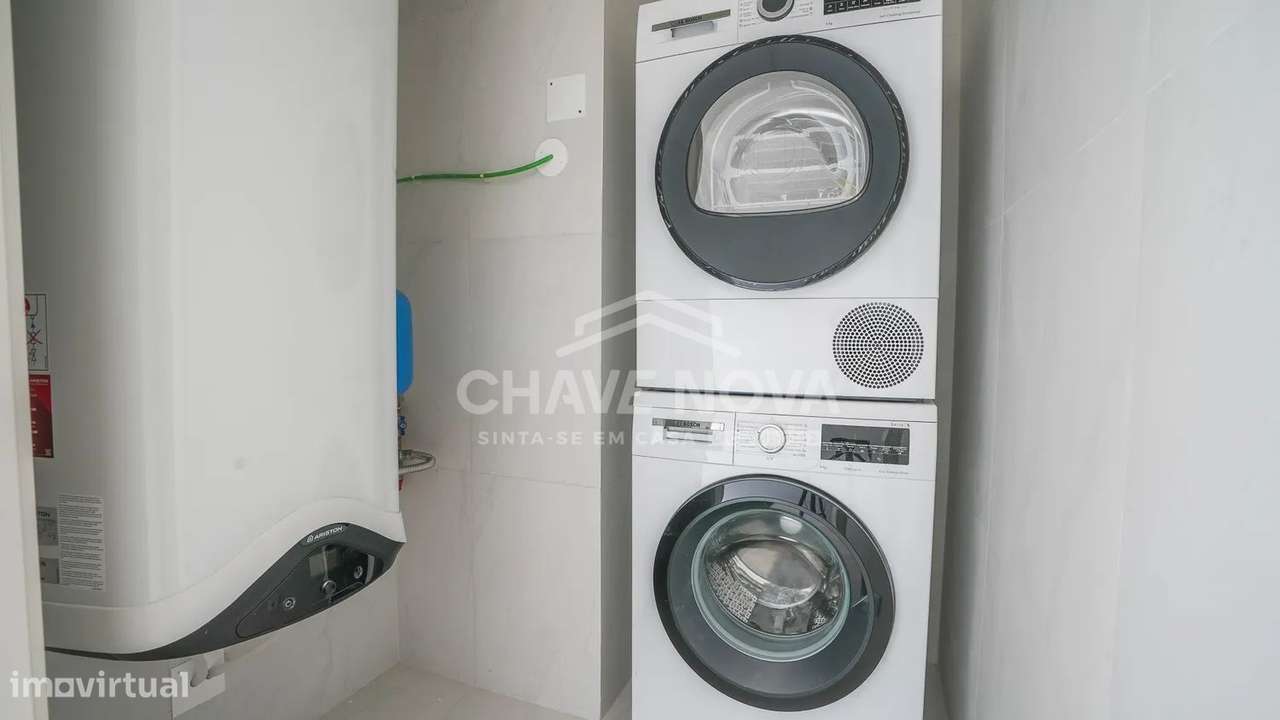 Apartamento T2 Novo com Varanda e Lugar de Garagem- Canidelo-13