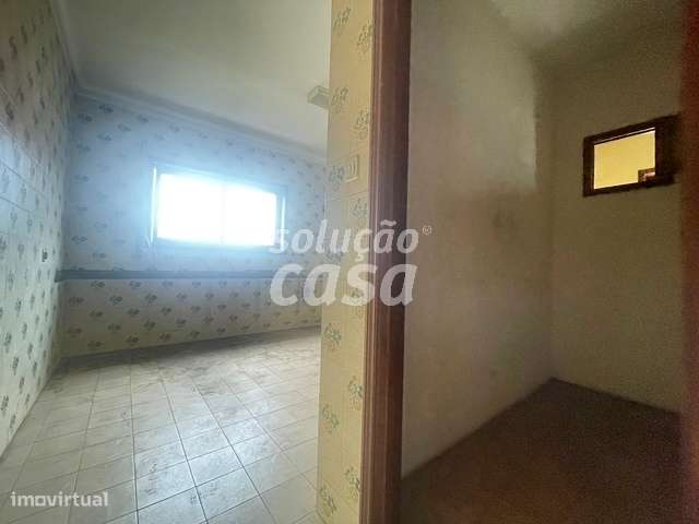 Moradia Isolada T4 para REMODELAR, com 2860m2 de Terreno!-10