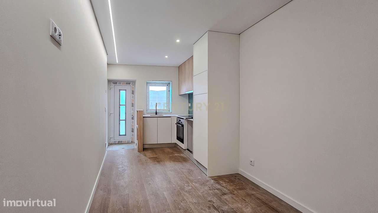 Moradia T2 Totalmente Renovada com Jardim –  a 15 min de Vila do Conde-0