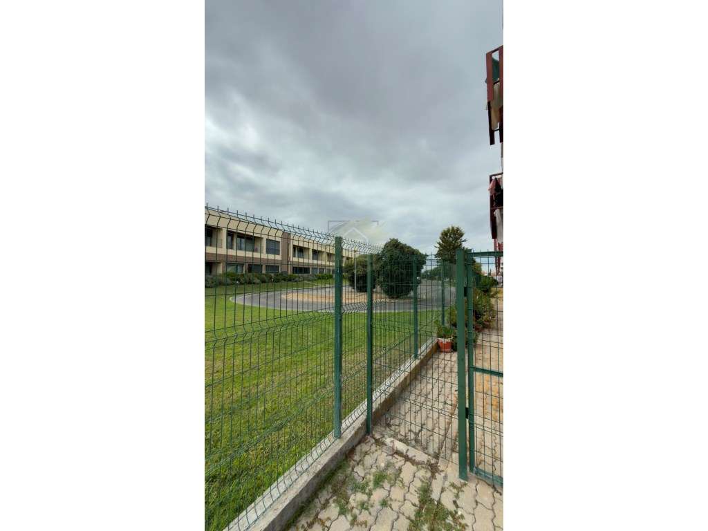 Apartamento T2 Rc com logradouro comum-13