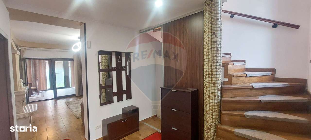 Casă / Vilă cu 6 camere de vânzare - Imagine principală: 3/15