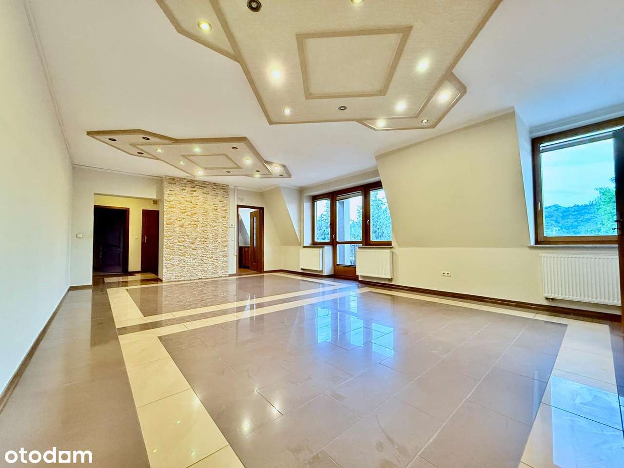 Do wynajęcia przestronny lokal w centrum Wieliczki – ul. Słowackiego - Pełny obrazek: 2/11