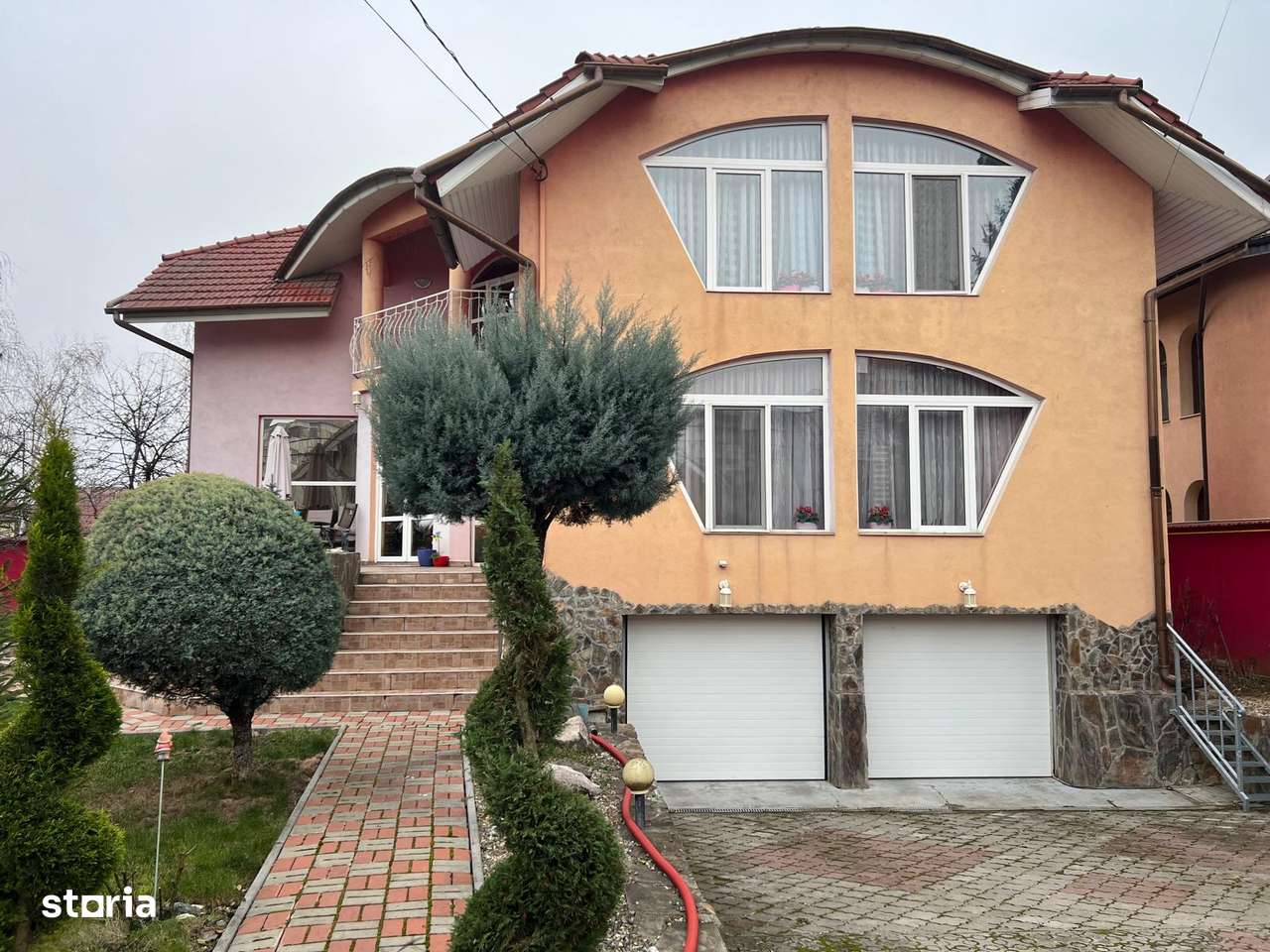 Vilă exclusivistă de vânzare | Zona Nufărul – Oradea Teren 1.000 mp - Imagine principală: 2/15