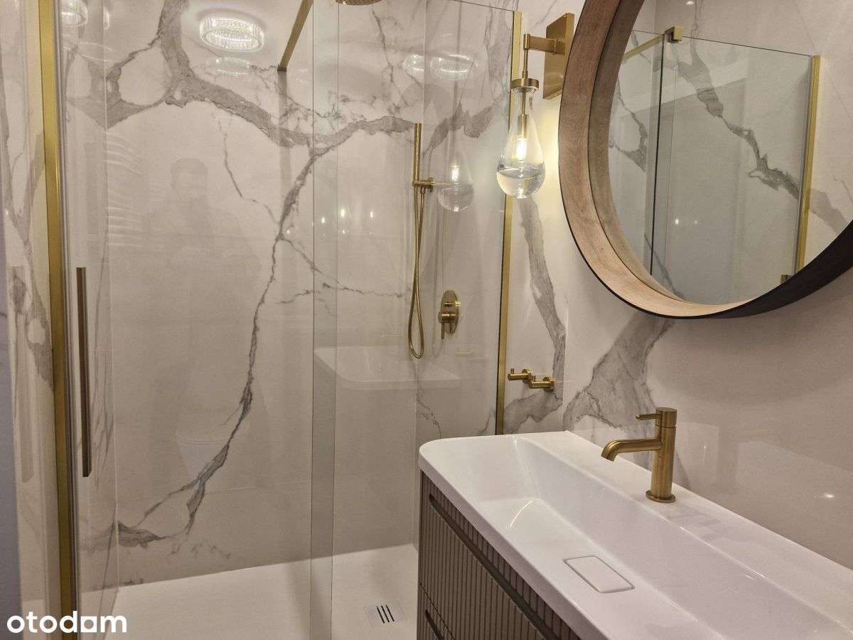 Przestronny Apartament w sercu Gdyni na 3 piętrze-11