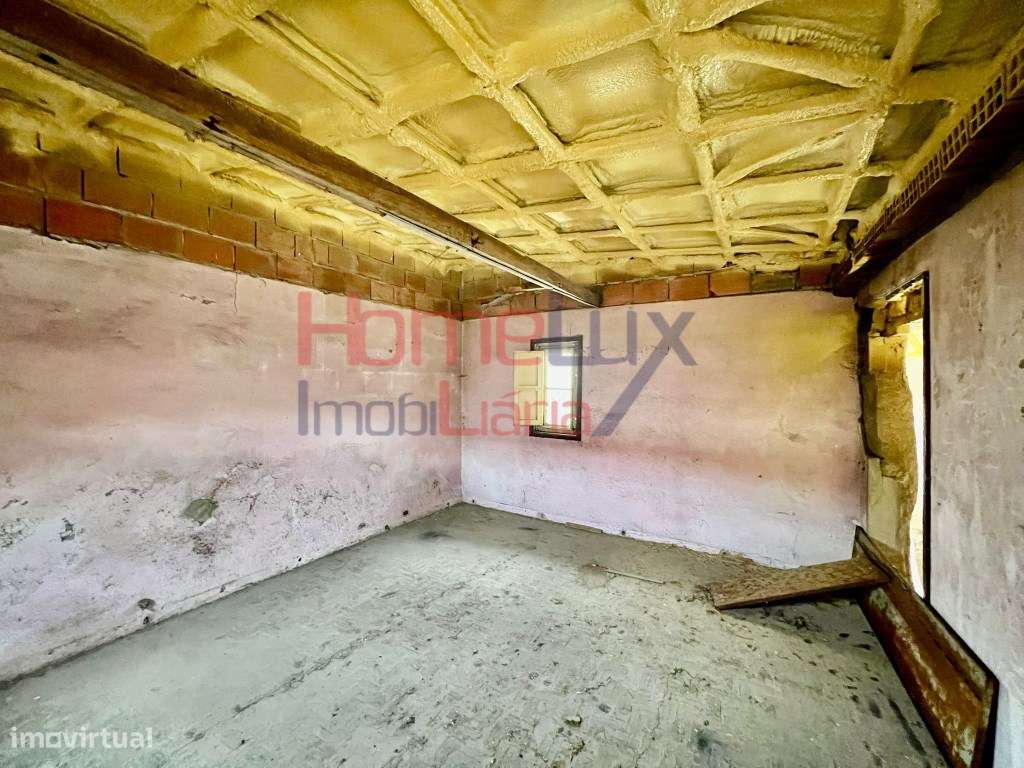 Terreno com Ruinas em Águas Santas-34