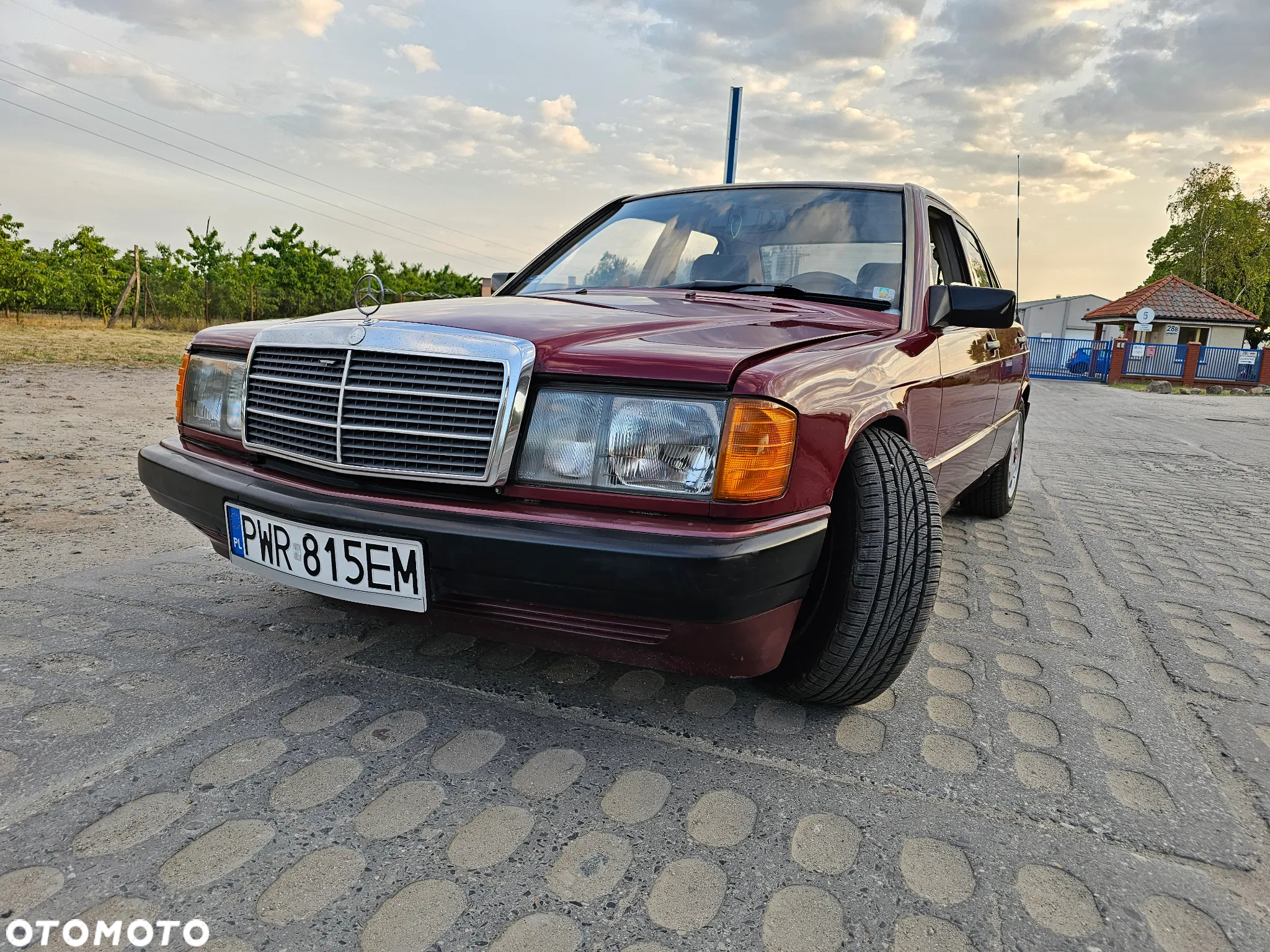 Mercedes-Benz W201 (190) - 2