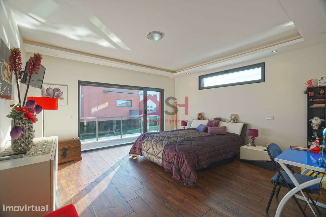 *Deslumbrante Moradia T4, Independente – SILVEIRA  *-33