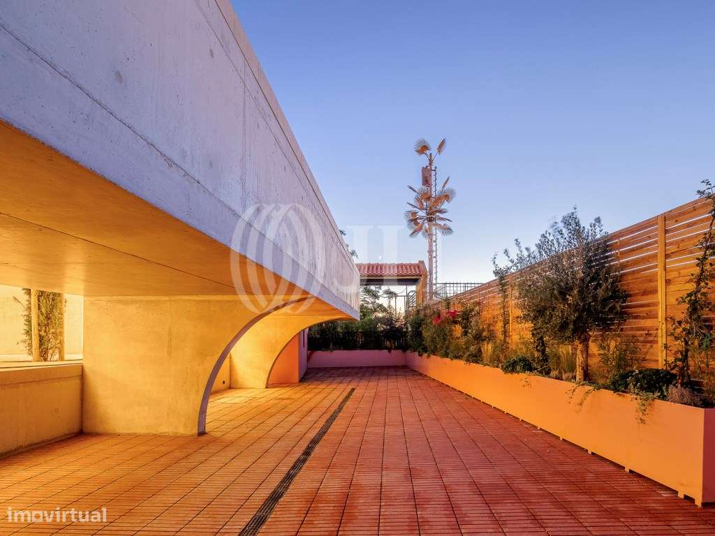 Apartamento T3+2 com jardim, em pleno Castelo, Lisboa-57