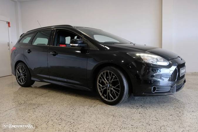 Ford Focus SW 2.0i ST - 2