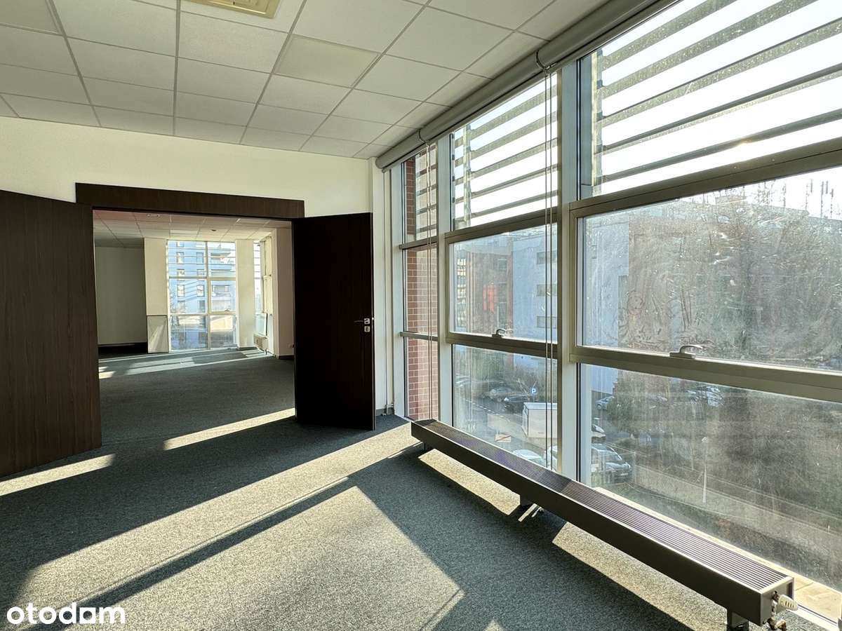 Reprezentacyjny obiekt biurowo - mieszkalny, znakomita lokalizacja.-4