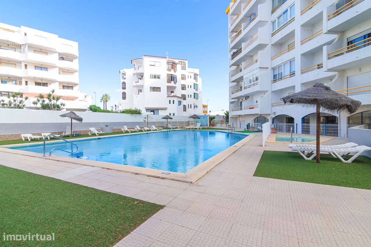 Apartamento T1 Renovado com AL Ativo no Centro de Albufeira - Grande imagem: 2/12