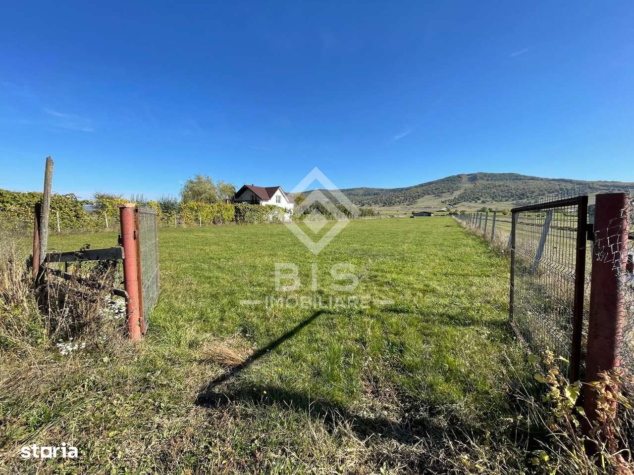 Teren de vanzare extravilan 23 ari - zona Aerodrom - Imagine principală: 2/3