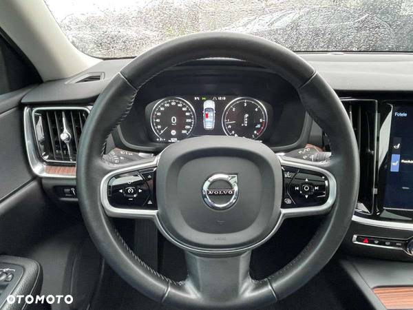 Volvo V60 Cross Country - 35