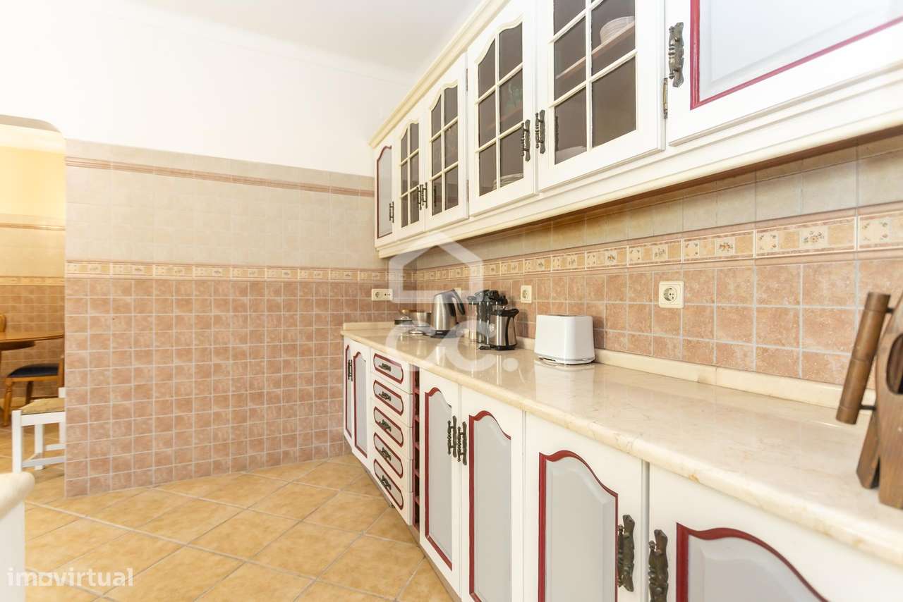 Quinta com 5 quartos com  piscina, campo de jogos e Boxs para cavalos-9