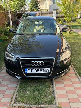 Audi A3 Sportback 1.6 TDI S-tronic Ambiente - 2