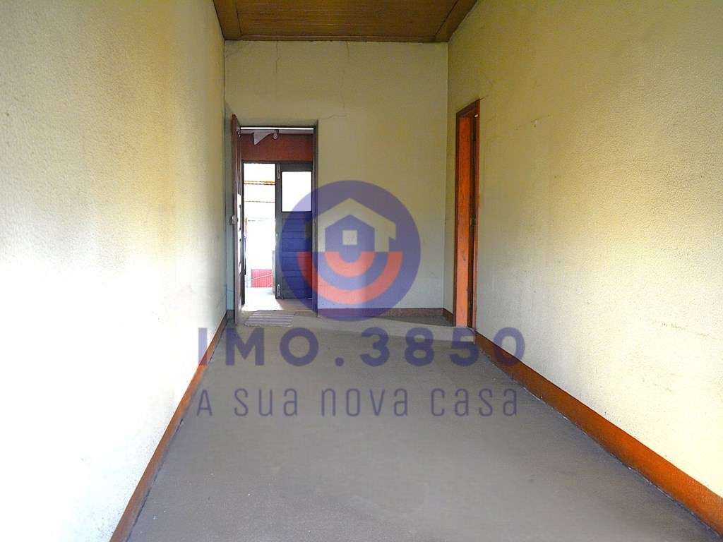 Prédio c/ 2 frações e excelente localização-12