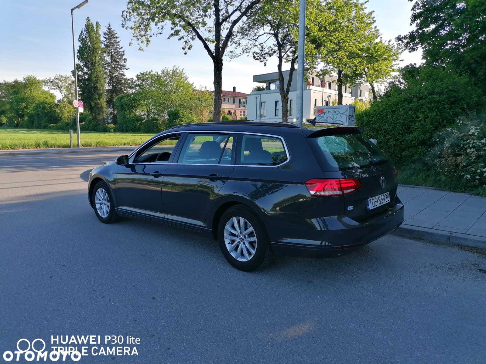 Volkswagen Passat 1.6 TDI BMT Trendline - 12