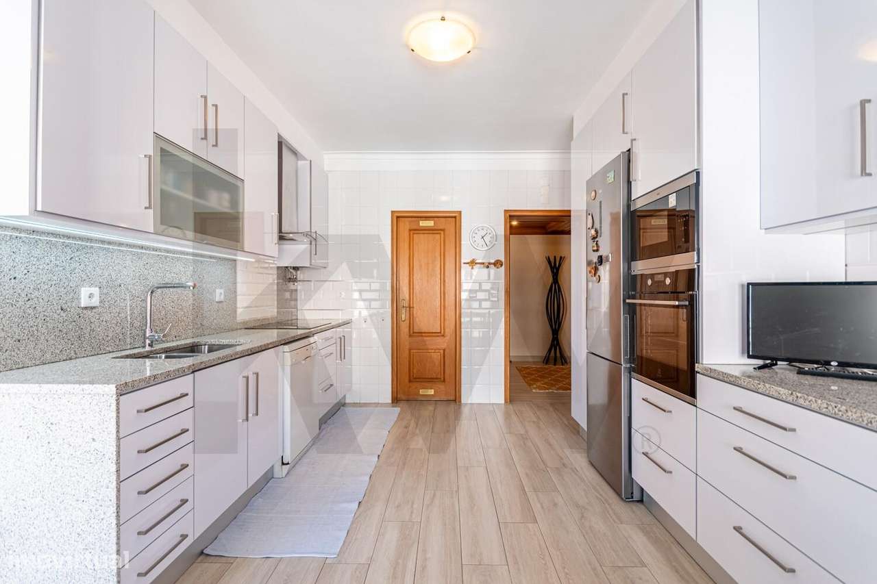 EXCELENTE T3 | PARCIALMENTE RENOVADO | QUINTA GRANDE - Av. dos Moinhos-29