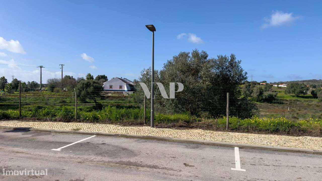 Lote de Terreno Urbano em Zona Residencial Tranquila – Odiáxere - Grande imagem: 4/8