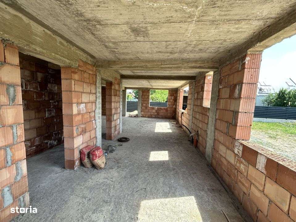 Casa individuala semifinisata 132mp utili plus 60mp terasa si 300 mp t - Imagine principală: 3/13