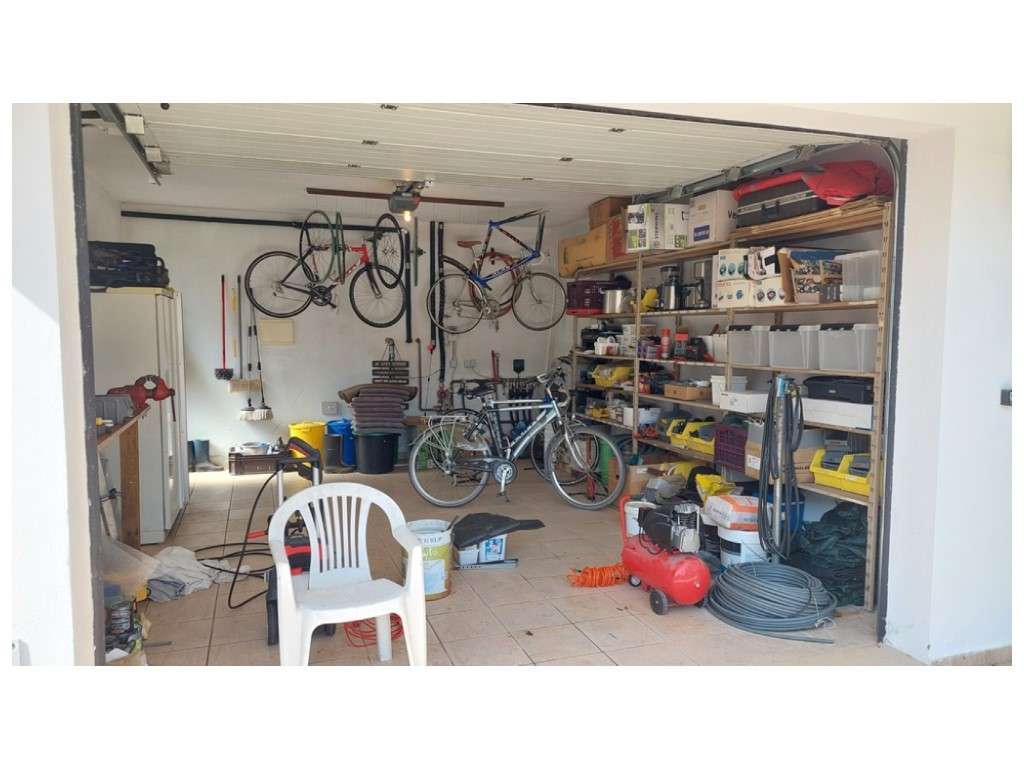 Moradia térrea, individual T4 com piscina e jacuzzi, zona Coimbrão-43