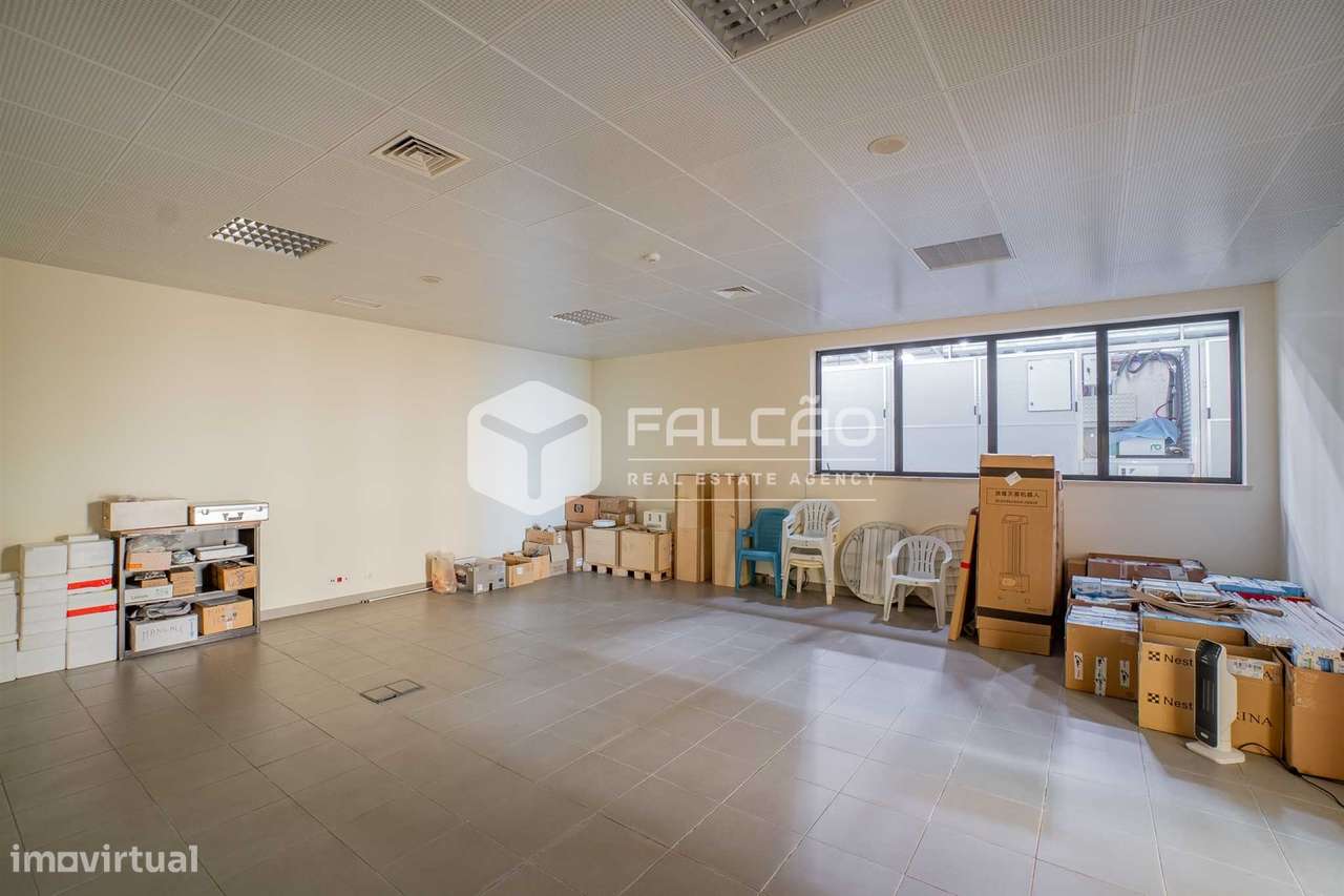 Armazém  Venda em Romeira e Várzea,Santarém-12