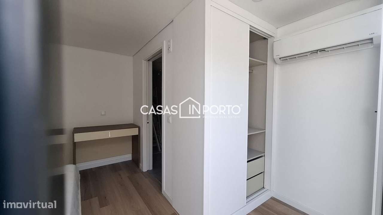 Moradia Triplex T2 com Terraço - Localização Premium junto à Lapa,-24