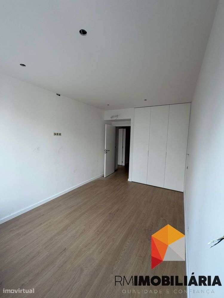 Apartamentos T2+1 NOVOS em Costa Cabral-8