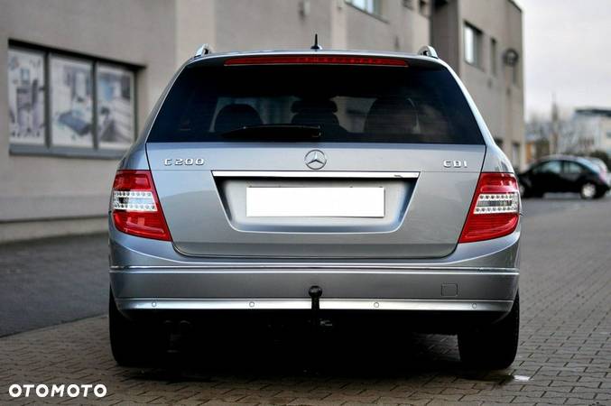 Mercedes-Benz Klasa C 200 CDI BlueEff Avantgarde - 29