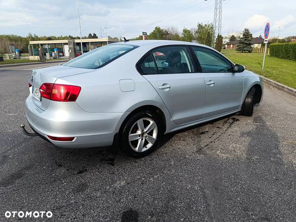 Volkswagen Jetta 1.6 TDI Trendline - 15