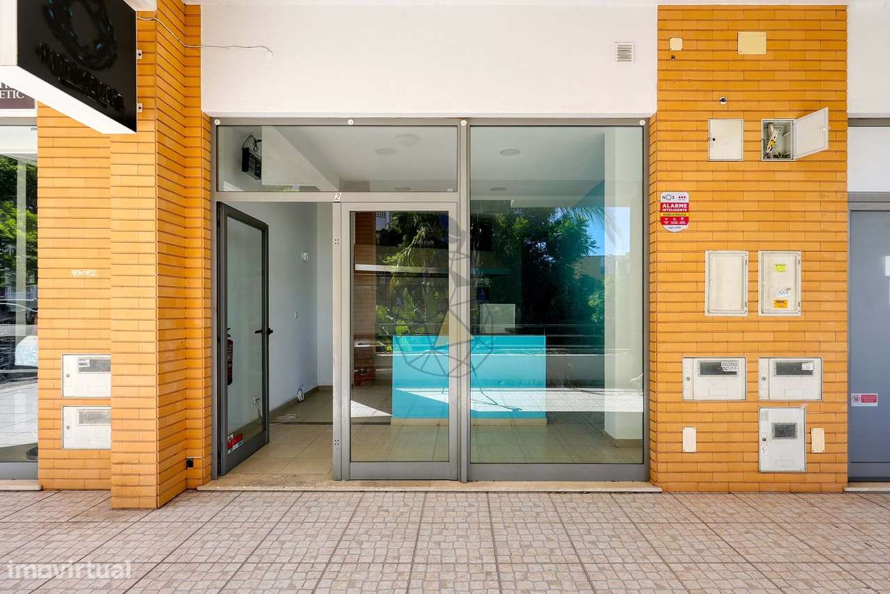 Vende-se loja comercial para serviços e restauração na Vila Rosa - Por - Grande imagem: 3/23