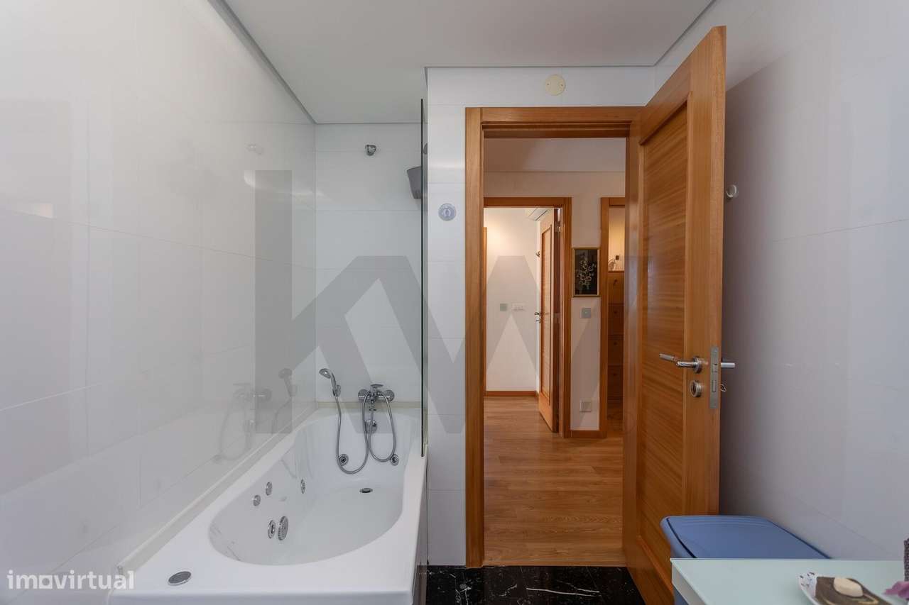 T3 com duas suites e dois lugares de garagem (Box) | Terraços do Marqu-36