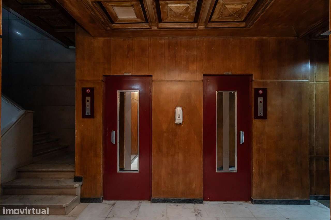 Excelente Espaço Comercial com 377m2 à Venda na Rua Duque de Palmela, - Grande imagem: 5/53