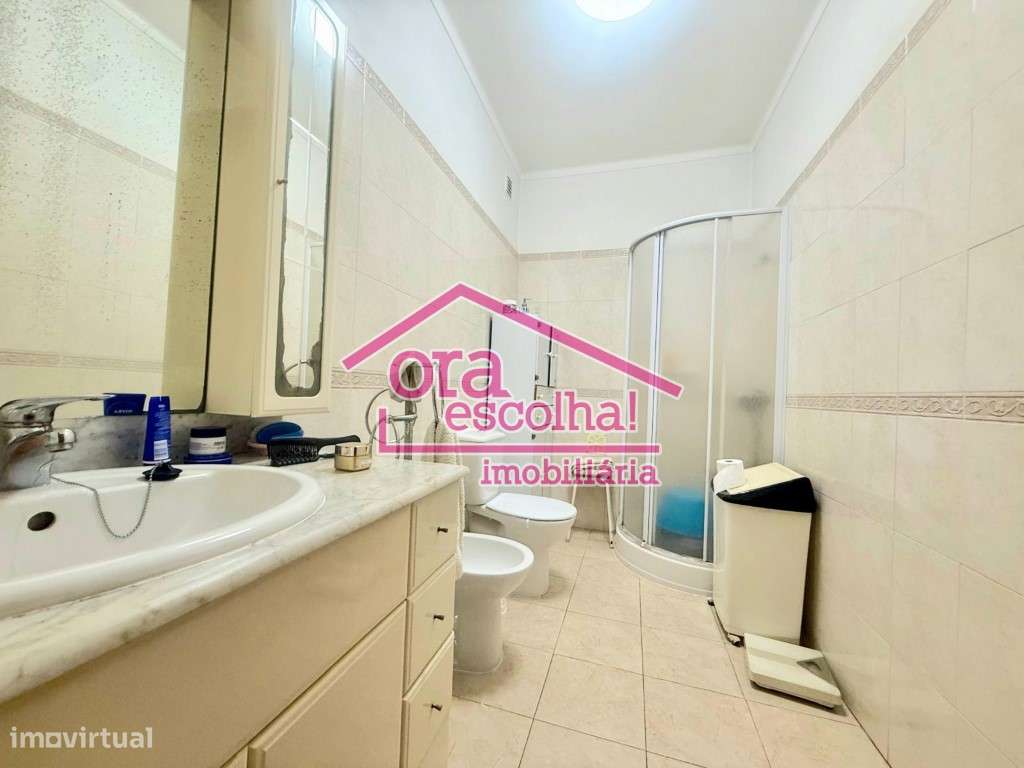 Apartamento T2 de 70 m2 com vista rio, na Torre da Marinha perto do... - Grande imagem: 4/9