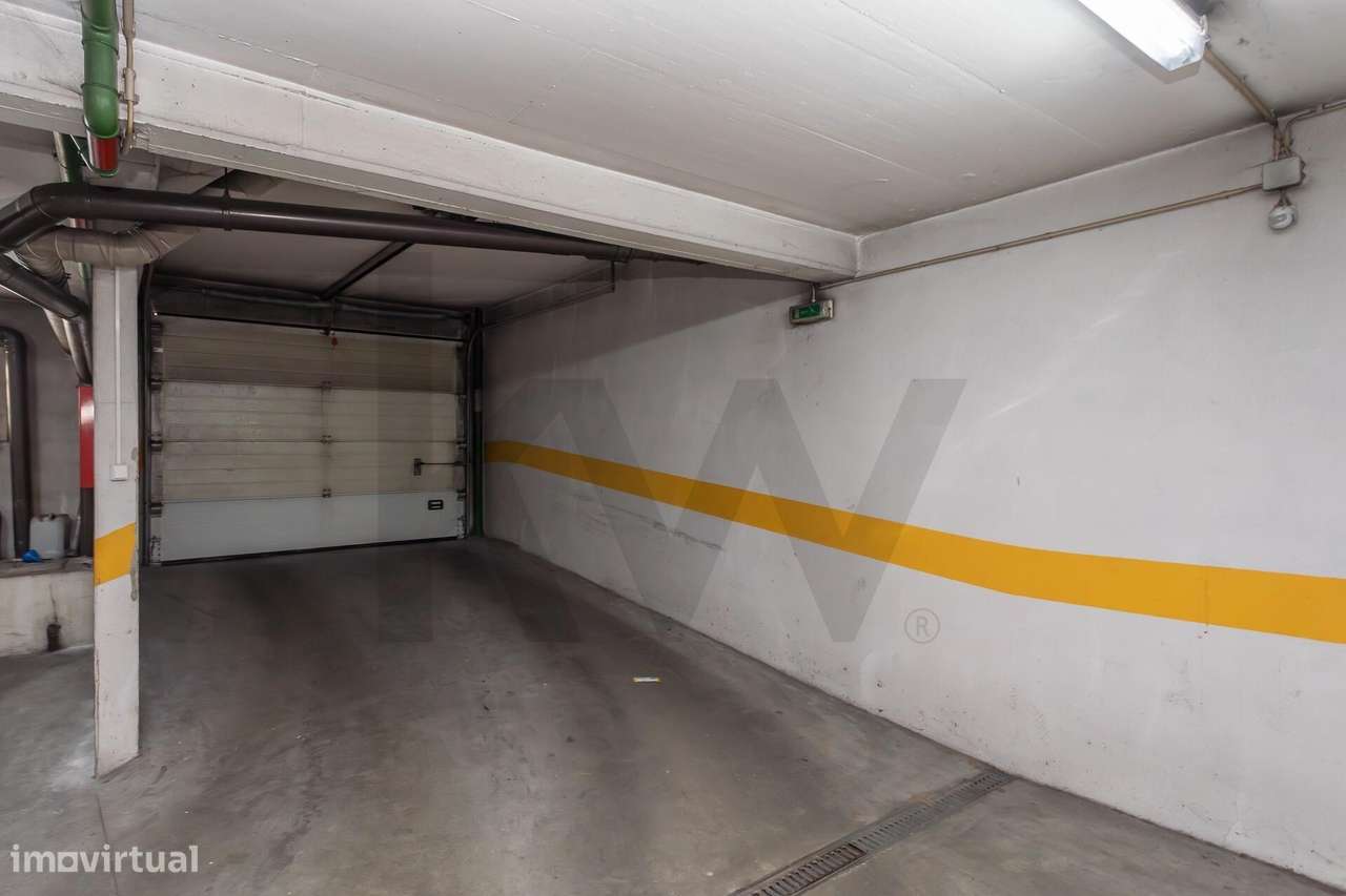 Apartamento T2 Espaçoso com Garagem e Arrecadação – Quinta das Amoreir-23