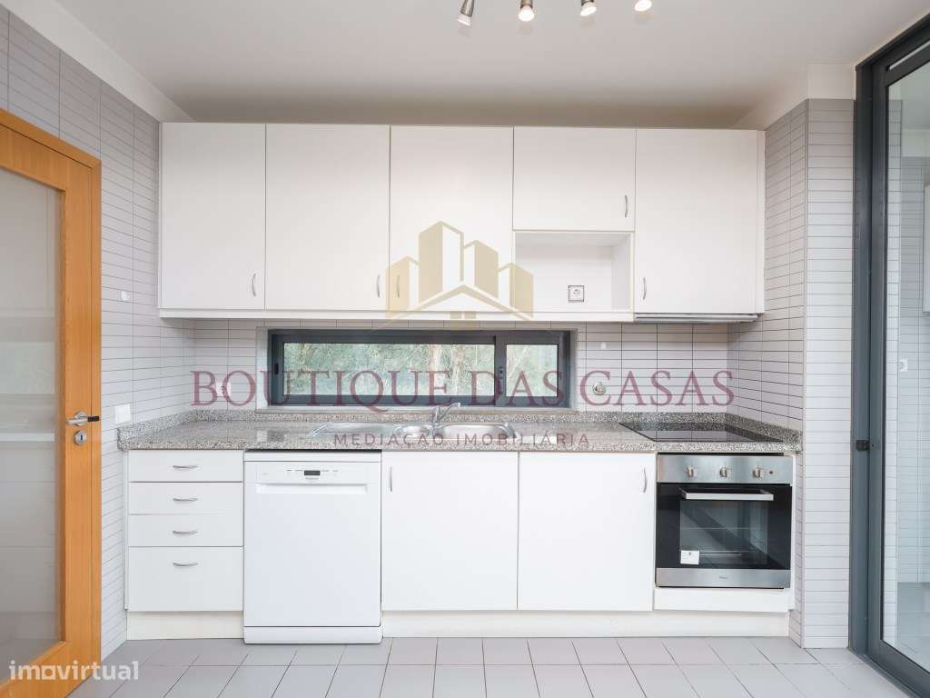 Andar moradia T4 com garagem box - Mozelos - Grande imagem: 3/28