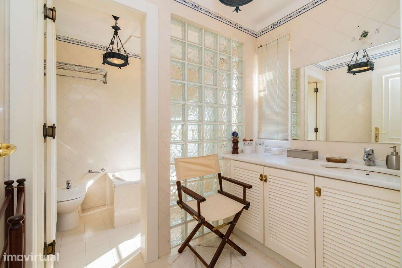 Moradia Isolada T6 com Garagem e Piscina Coberta na Quinta da Beloura-27