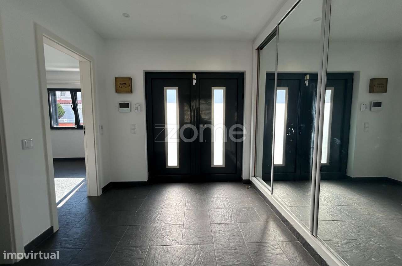 Moradia Contemporânea T6 com Piscina em Azeitão - Grande imagem: 4/51