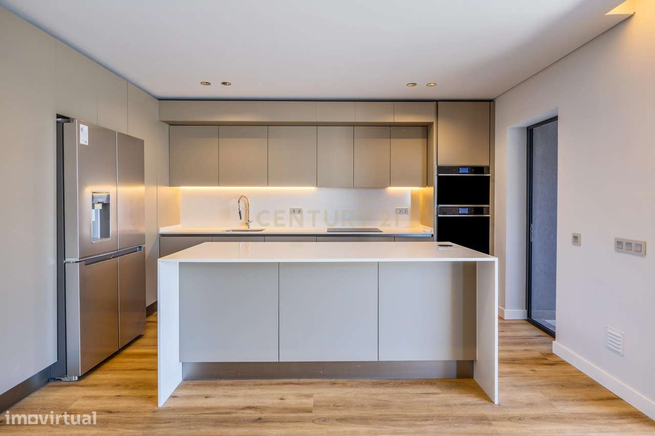APARTAMENTO T2 NOVO DE LUXO EM FARO  PISCINA | GINÁSIO | DOMÓTICA E PA-20