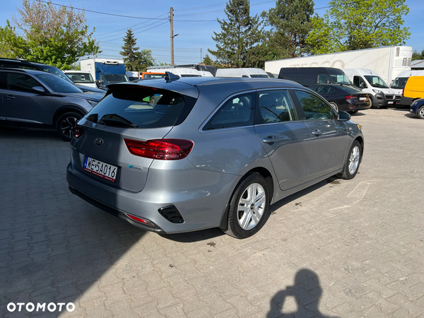 Kia Ceed 1.6 CRDi mHEV S - 13