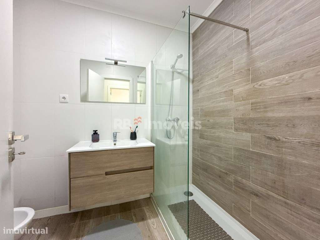 Apartamento T3 Remodelado c/ Varandas - Junto à Estação de Comboios...-5