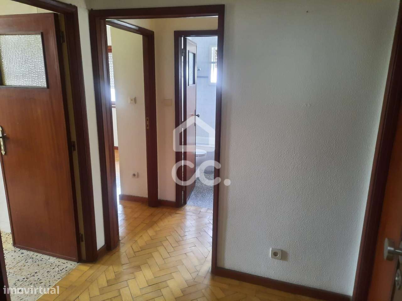 Apartamento T1+1 com Armazém e lugar de garagem-19