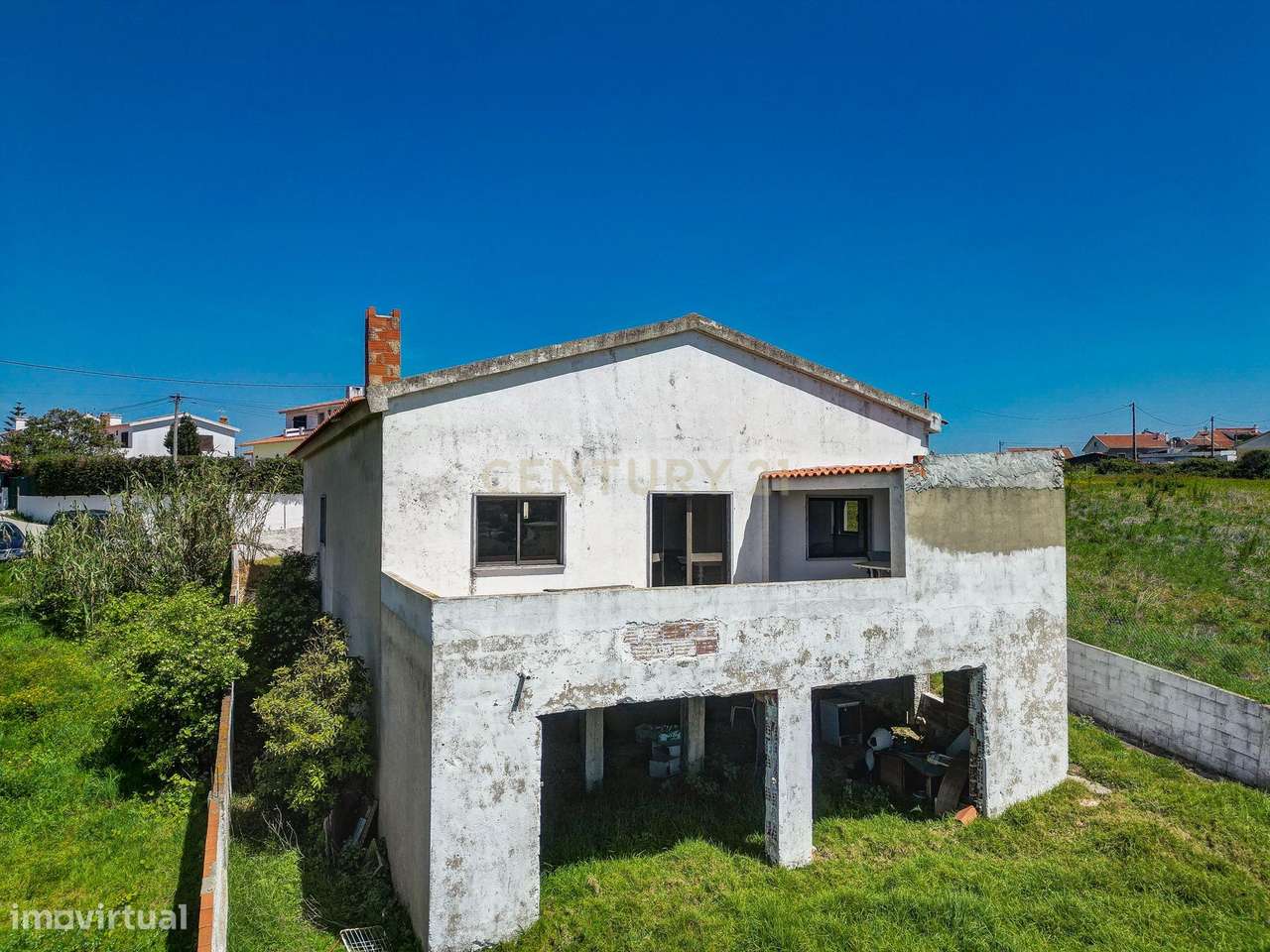 Moradia com Terreno Amplo e Vista Mar na Carvoeira-6