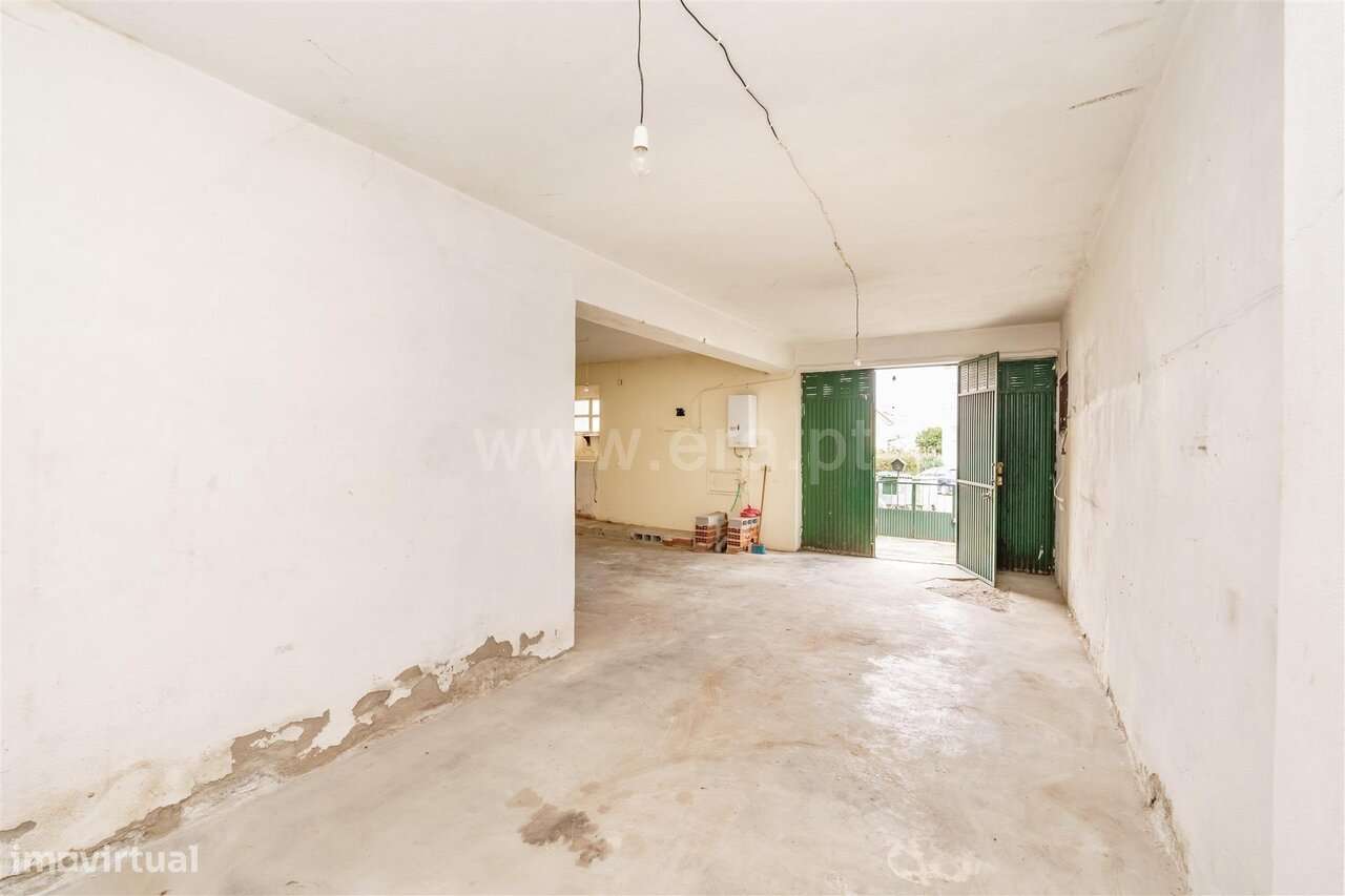 Garagem / Belmonte, Belmonte - Grande imagem: 4/14