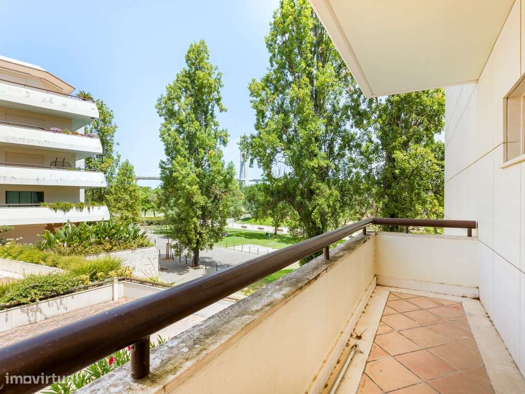 T5 Dúplex Primeira Linha de Rio no Parque das Nações-19