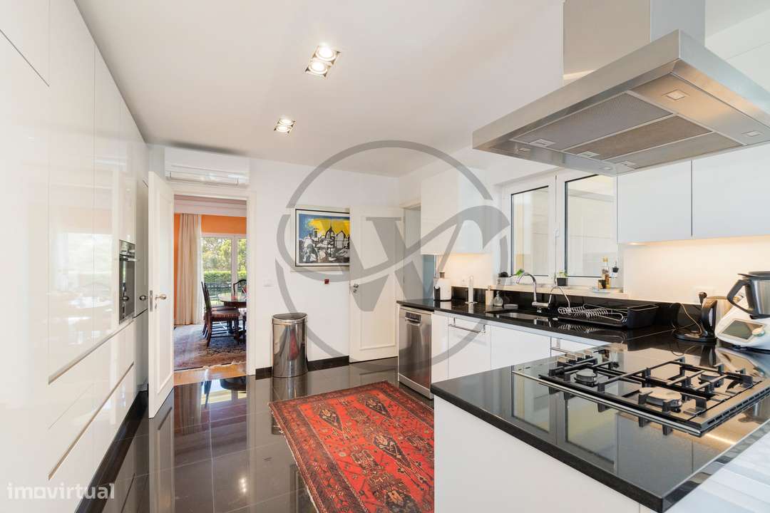 Moradia T5 Remodelada – Luxo no Resort Quinta da Penha Longa-5