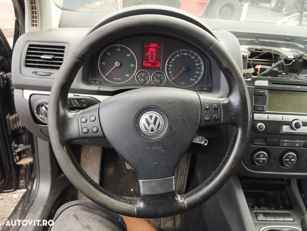 Dezmembrari  VW GOLF 5  2003  > 2009 1.9 TDI Motorina - 6