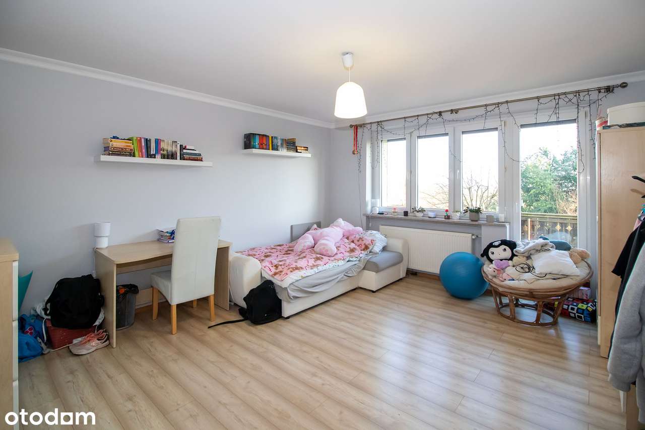 Duży, funkcjonalny dom pod Opolem-9