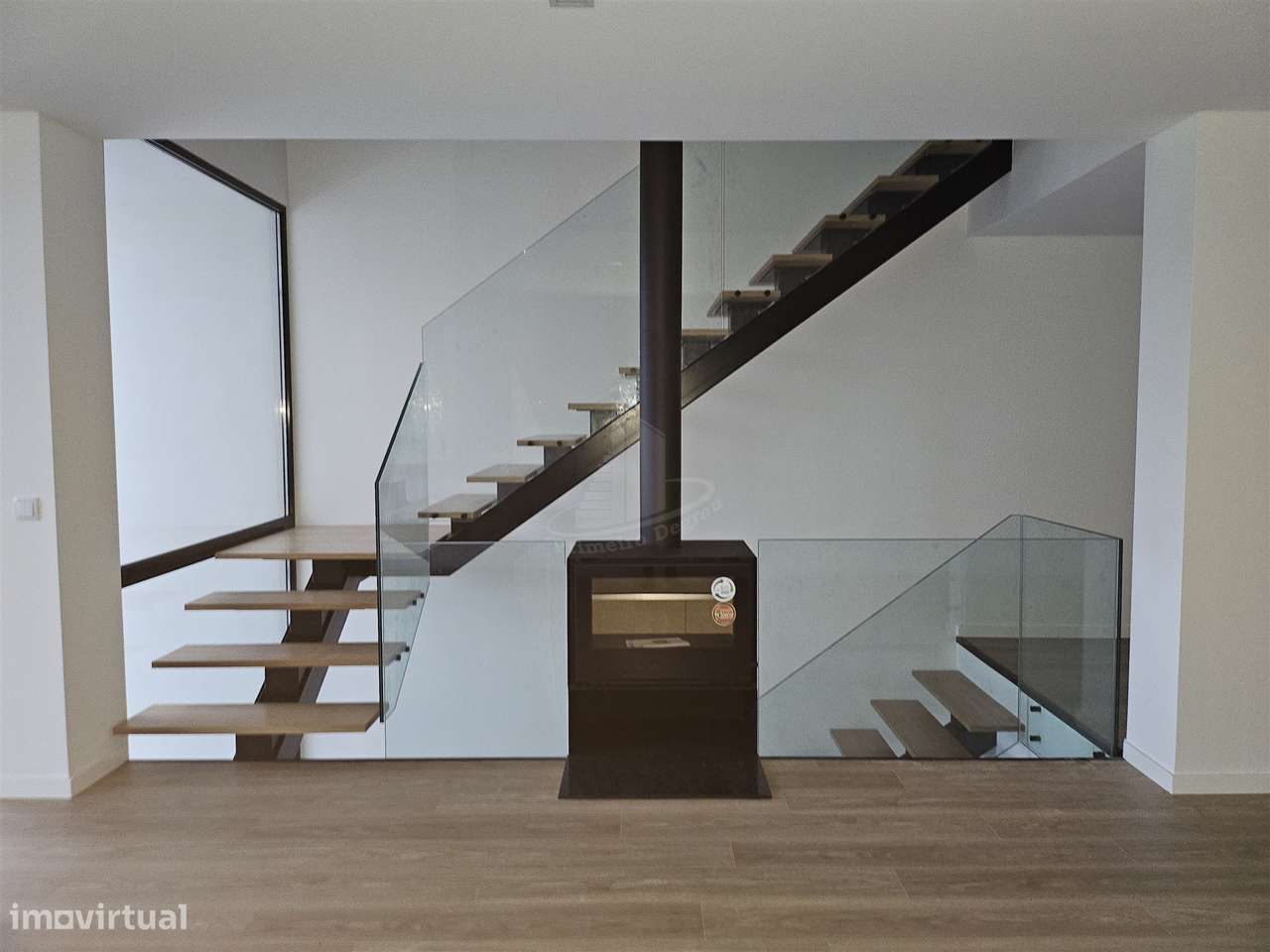 Moradia de gaveto em Santa Lucrécia-17